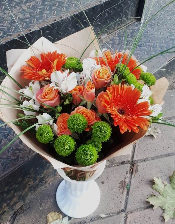 Букет цветов из: Герберы, Хризантемы, Альстромерии и Розы в Столбище