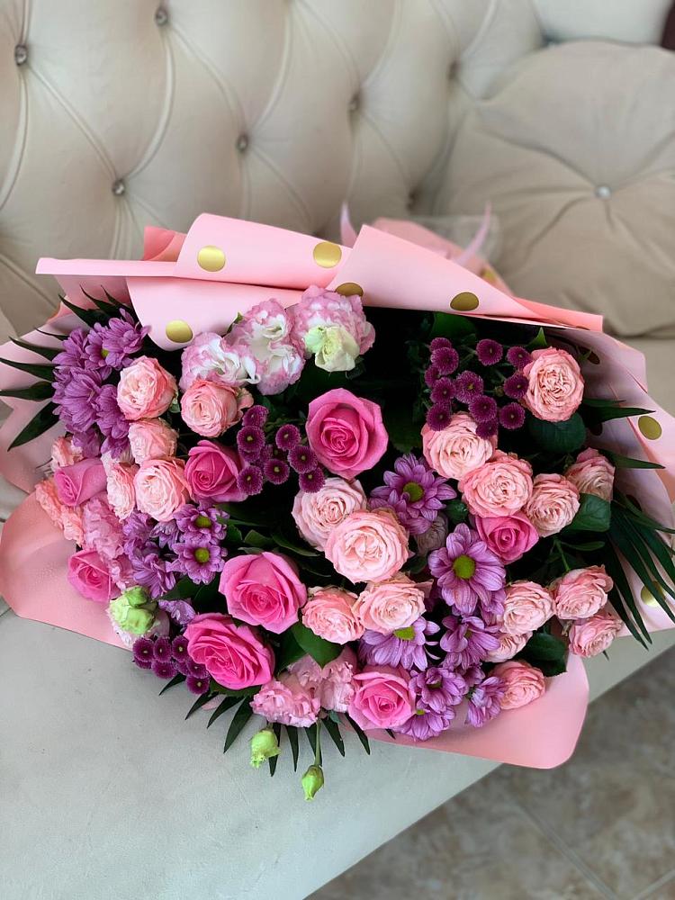 Букет цветов из: Хризантемы, Розы и Лизиантусы в Столбище