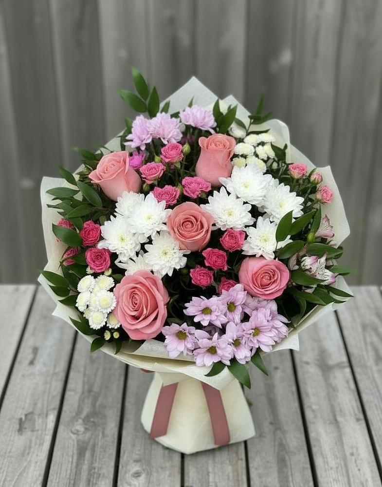 Букет цветов из: Альстромерии, Гвоздики, Розы и Хризантемы в Столбище