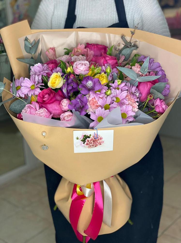 Букет цветов из: Хризантемы, Гвоздики и Альстромерии в Столбище