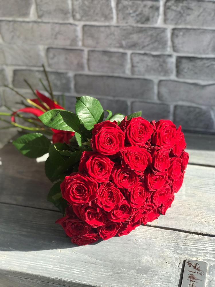 Букет Красные розы Фридом в Столбище