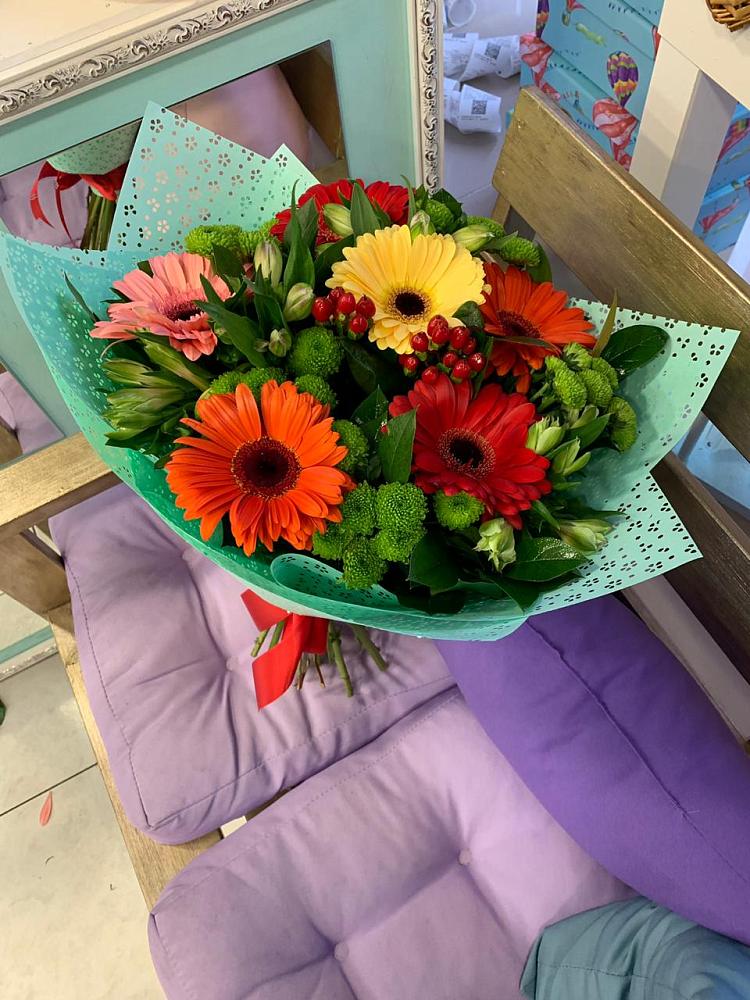 Букет цветов из: Герберы, Хризантемы и Альстромерии в Столбище