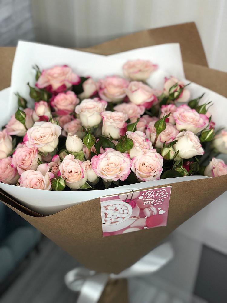 Букет цветов из: Розы в Столбище