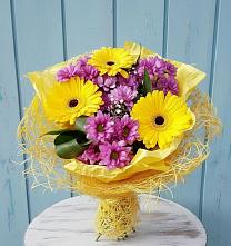 Букет цветов из:  Хризантемы и Герберы в Столбище