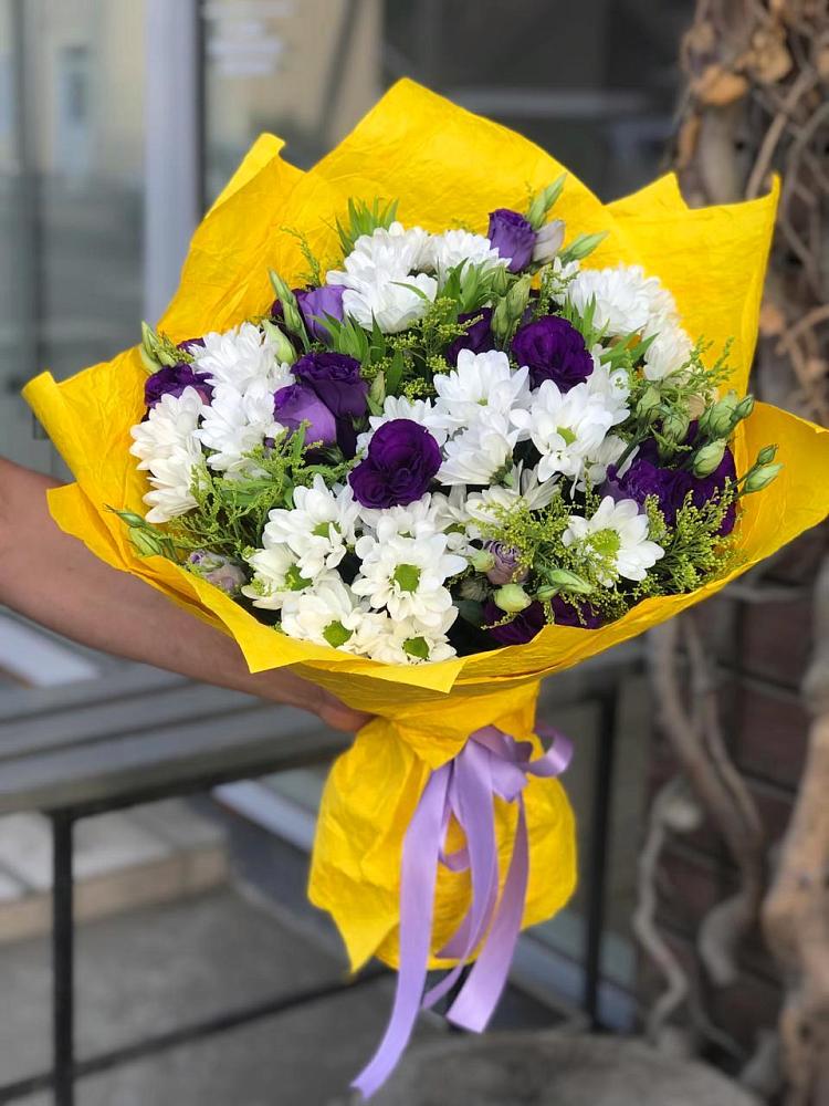 Букет цветов из: Ирисы, Хризантемы и Ромашки в Столбище
