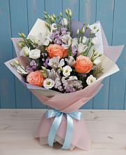 Букет цветов из:  Лизиантусы, Розы, Альстромерии и Гипсофила в Столбище
