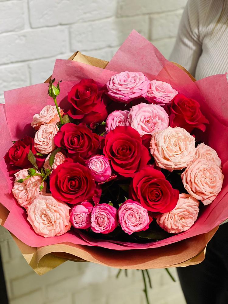 Букет цветов из: Розы в Столбище