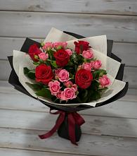 Букет цветов из:  Розы в Столбище