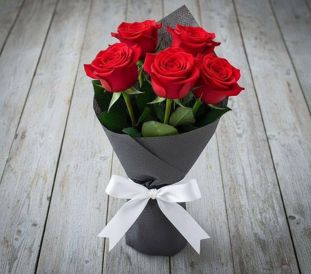 Букет 5 Красных роз Эдлесс Лав в Столбище