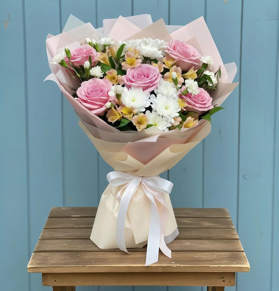 Букет цветов из: Гвоздики, Орхидеи и Розы в Столбище